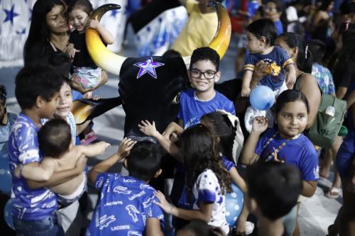 Entre toadas e brincadeiras, Tarde Alegre do Caprichoso celebra gerações e anuncia os 40 anos do projeto em 2026