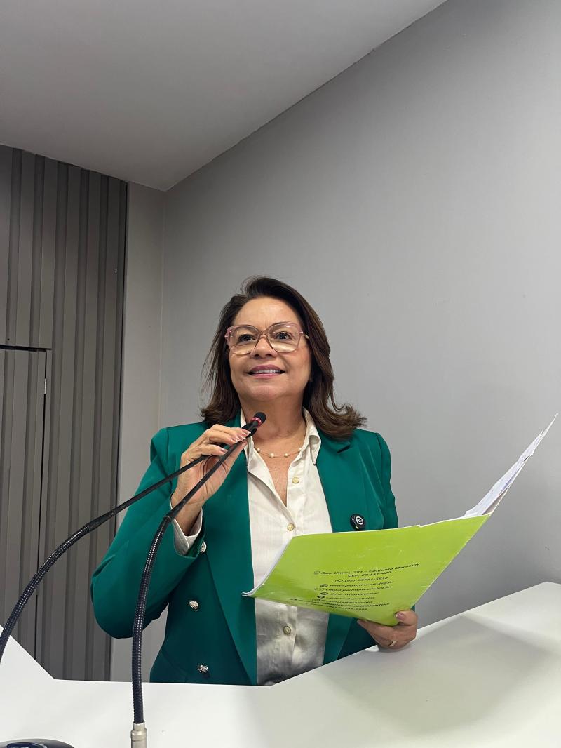 Falta de água em Parintins: Márcia Baranda solicita informações sobre frequente falta de água em bairros da cidade