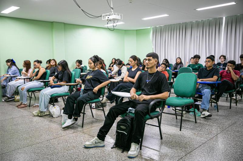 Expectativa e dedicação de milhares de candidatos marcam aplicação das provas do Sistema Ingresso Seriado da UEA