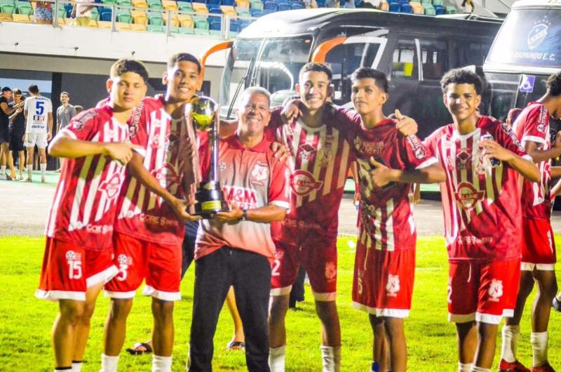 Multicampeão na base, técnico Sirone Nascimento comanda workshop esportivo em Parintins