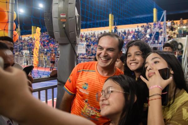 Em clima de emoção e popularidade, Mateus Assayag abre os Jogos Escolares de Parintins 2025 e celebra 10 meses de gestão