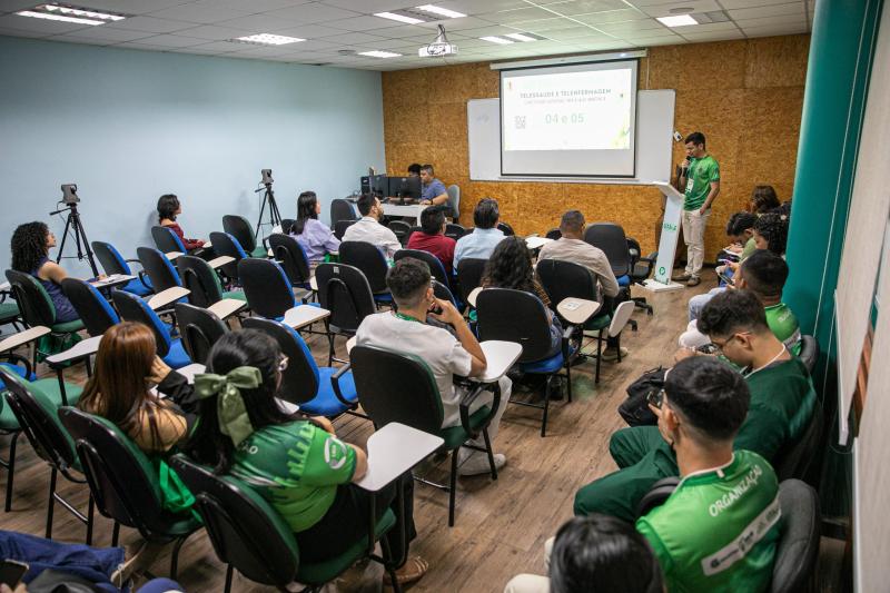 Seminário Internacional de Telessaúde e Telenfermagem da UEA reforça o papel da tecnologia no cuidado em saúde na Amazônia