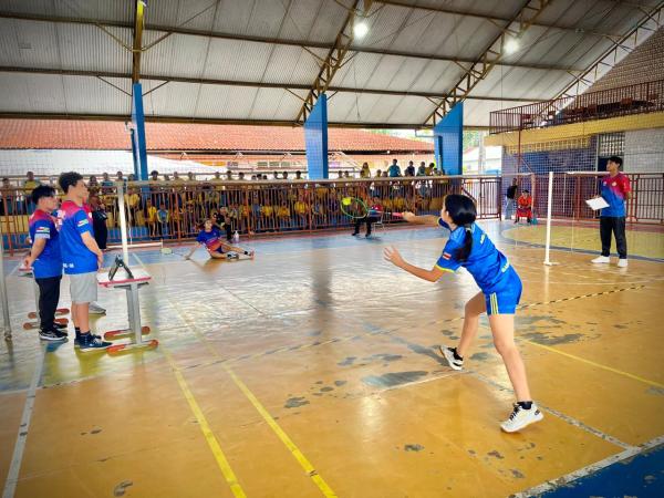 Escola Municipal Luz do Saber vence e mantém protagonismo na modalidade Badminton
