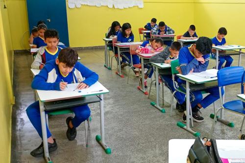Alunos da rede municipal de Parintins participam da segunda etapa da Olimpíada Brasileira de Matemática Mirim