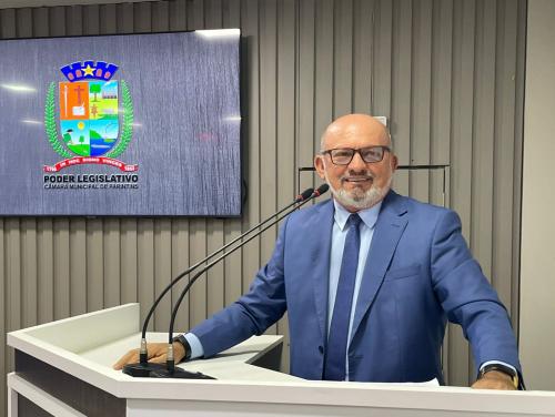 Cabo Linhares solicita melhorias nos banheiros da Praça Digital