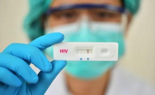 Dezembro Vermelho: Márcia Baranda solicita ampliação da testagem rápida e atendimento humanizado para pessoas com HIV/AIDS em Parintins