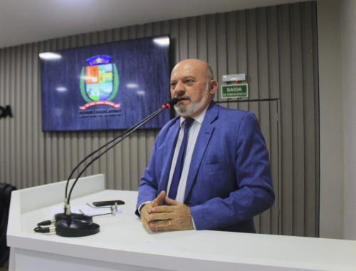 Cabo Linhares antecipa segunda parcela do 13º e reforça valorização dos servidores da Câmara de Parintins