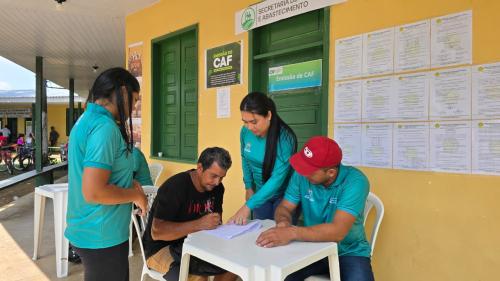 Prefeitura de Parintins garante emissão do Cadastro Nacional da Agricultura Familiar na 38ª Expopin