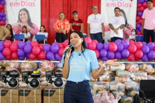 Mayra Dias leva mais de 1,1 mil atendimentos à Nova Olinda do Norte na última ‘Ação em Dias’ de 2025