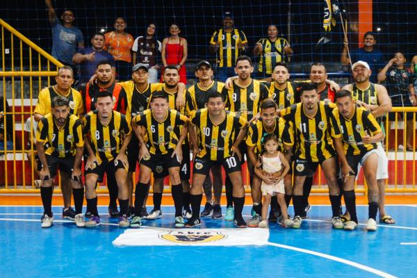 São Vicente fortalece tradição do futsal parintinense com elenco jovem e competitivo