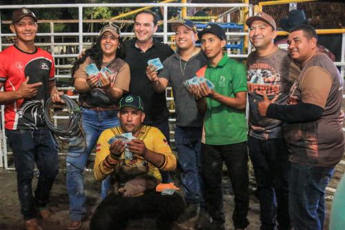 Prefeitura de Parintins premia campeões da Prova do Laço da 38ª Expopin