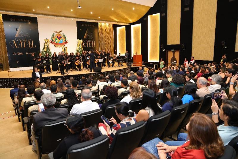 Cantata de Natal no TCE-AM marca encerramento do ano letivo da Escola de Contas Públicas