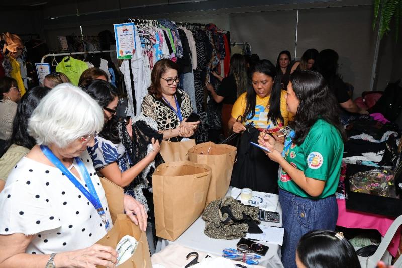 Bazar Solidário mobiliza servidores do TCE-AM e arrecada valores para três instituições sociais