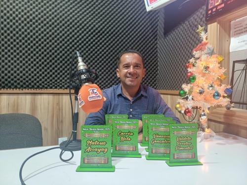 Radialista Nildo Silva faz homenagem ao Programa Lance Esportivo no Natal Beleza-Beleza 2025