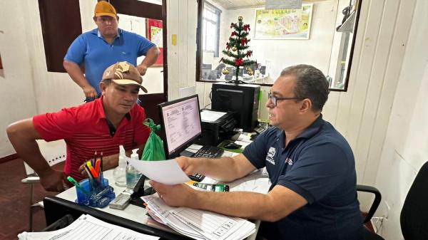 Prefeitura de Parintins inicia venda de barracas e organiza ambulantes para o Réveillon 2026