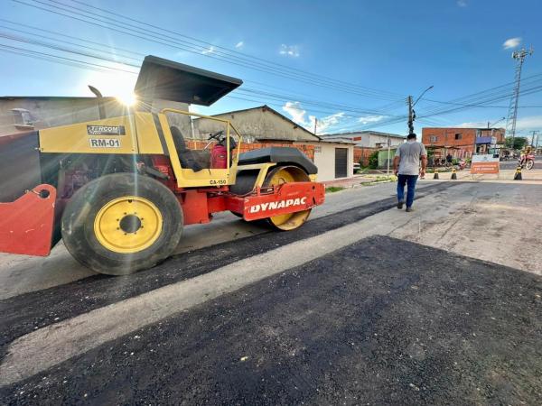 Gestão Mateus Assayag fortalece ações de recuperação asfáltica para mais segurança no trânsito da cidade