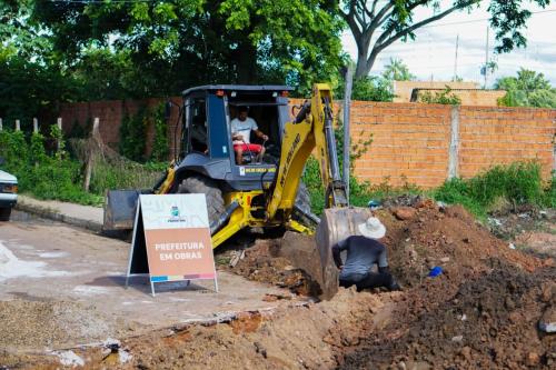 Prefeitura de Parintins intensifica obra de drenagem profunda na rua do Cabos e Soldados