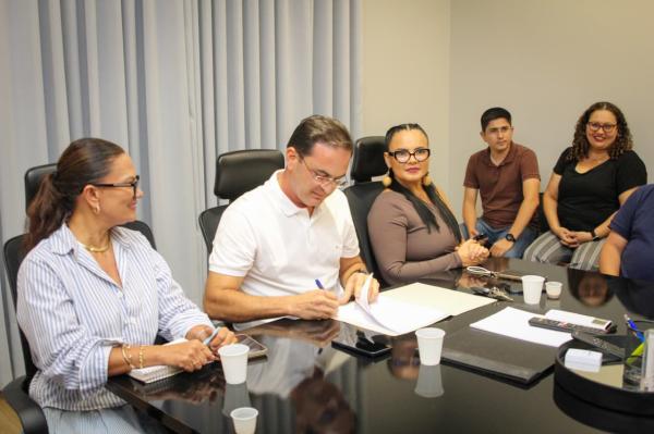 Concurso Público: prefeito de Parintins, Mateus Assayag, anuncia licitação para contratar empresa executora