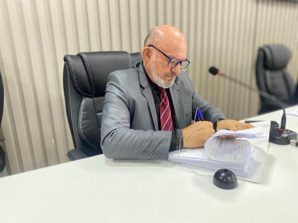 Câmara de Parintins registra mais de 1.900 matérias legislativas apresentadas pelos vereadores em 2025