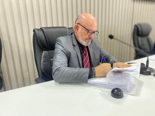 Câmara de Parintins registra mais de 1.900 matérias legislativas apresentadas pelos vereadores em 2025