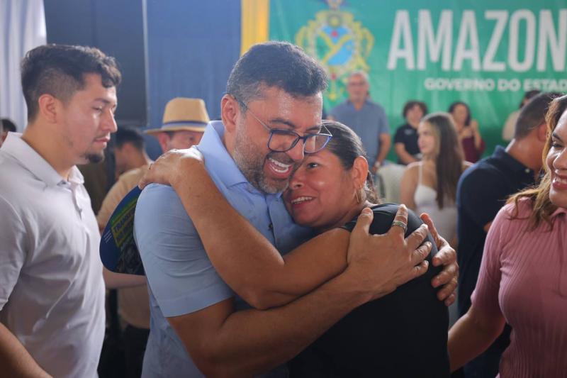 Em Caapiranga, governador Wilson Lima realiza novas entregas de cadeiras de rodas e fortalece o setor primário