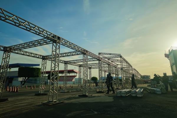 Estrutura do Carnailha 2026 começa a ser montada com mais camarotes no circuito