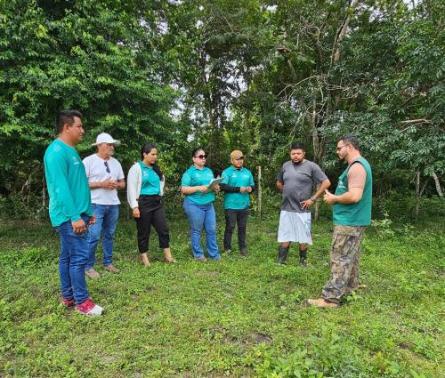 Pequeno produtor no Aninga é atendido com mecanização agrícola da Prefeitura de Parintins