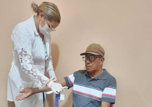 Parintins realiza mais de 460 mil exames em 2025 e anuncia primeiro Mutirão de Exames Laboratoriais