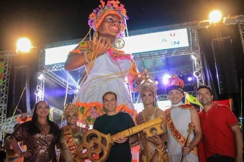 Kamélia chega a Parintins nesta sexta-feira e abre programação do CarnaIlha 2026