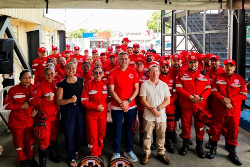 Prefeitura entrega novo fardamento e valoriza Serviço de Resgate de Parintins