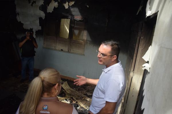 Prefeito de Parintins visita SAICA após incêndio e garante novo lar