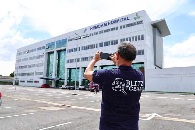 Blitz do TCE-AM inspeciona andamento das obras do Hospital do Sangue do Hemoam