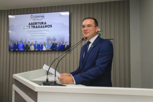Prefeito Mateus Assayag destaca 33 obras entregues, recorde na saúde e anuncia novos investimentos em Mensagem Anual em Parintins