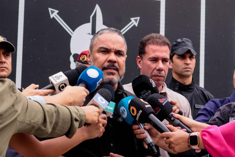 Polícia Militar do Amazonas apreende 1 tonelada de drogas e cinco armas de fogo em duas ocorrências no Rio Negro