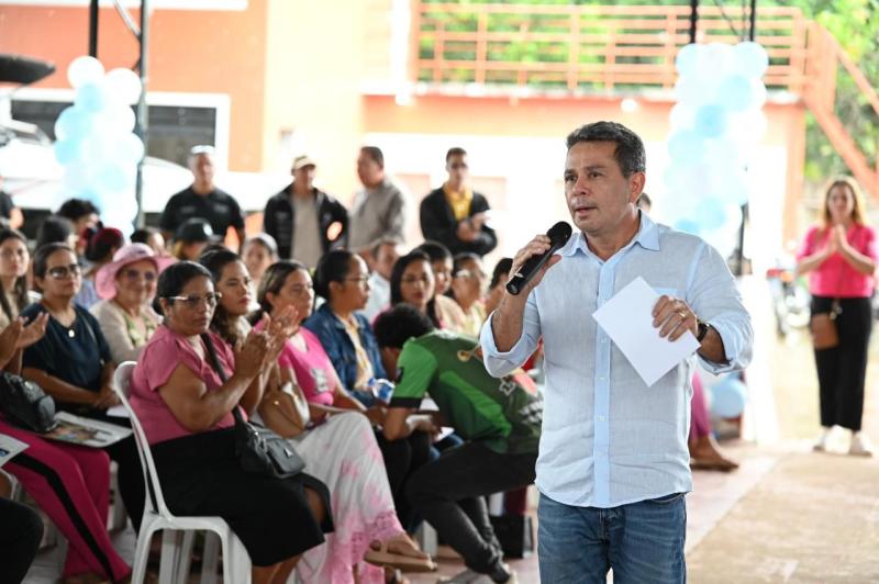 Vice-governador Tadeu de Souza acompanha a entrega de cartões do Auxílio Estadual e reforça presença do estado no Médio Amazonas