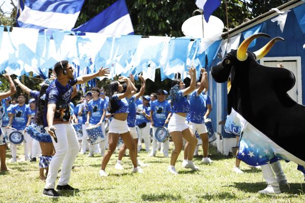 Caprichoso presenteia a Nação Azul com sete toadas da primeira parte do álbum Brinquedo Que Canta Seu Chão