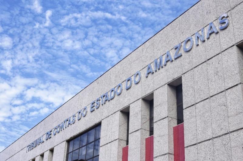 TCE-AM admite representação sobre contrato de R$ 1,3 bilhão da Seduc firmado sem licitação