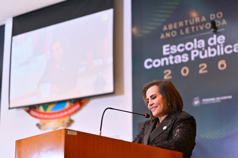 “Boa governança começa pelo conhecimento”, pontua presidente do TCE-AM na abertura do ano letivo da ECP