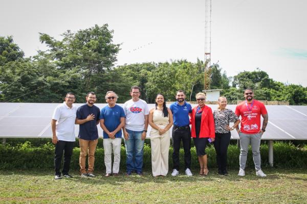 Rádio Clube de Parintins se torna a primeira emissora do Amazonas a operar com energia solar