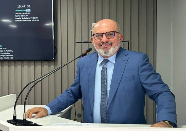 Cabo Linhares solicita contratação de mais Assistentes Sociais para escolas municipais de Parintins