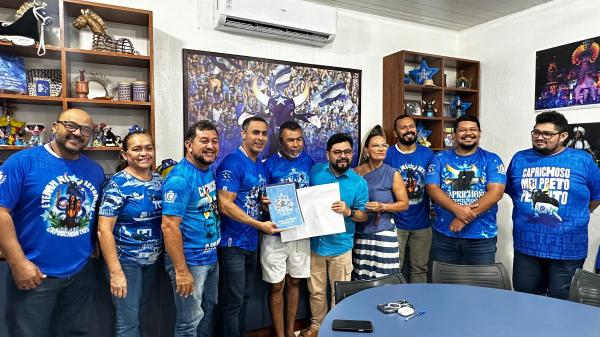 Caprichoso inicia organização alegórica para 2026 com entrega de projetos aos artistas