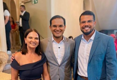 Bastidores do Festival: Mateus Assayag entre Socorrinha Carvalho e Diego Mascarenhas