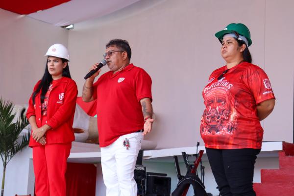 Boi Garantido inicia trabalhos nos galpões com orientações de segurança e ação de saúde para trabalhadores