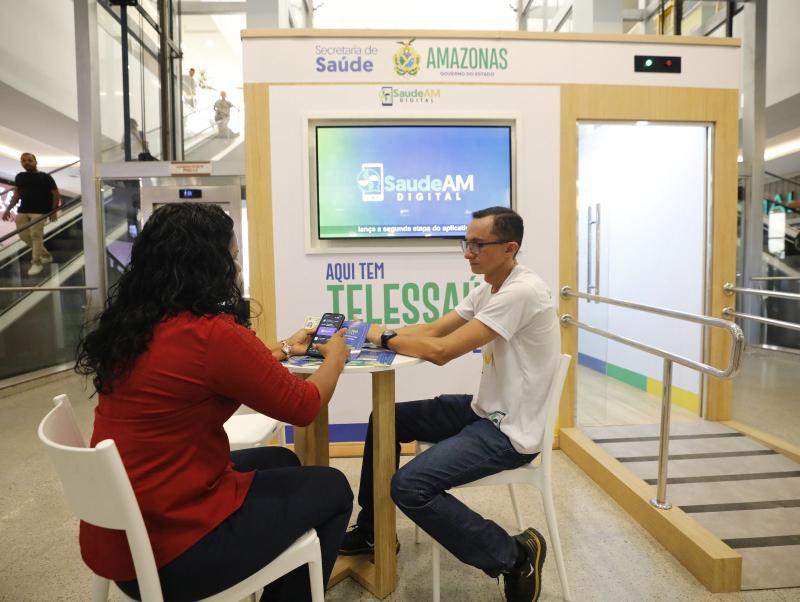 Governo do Amazonas implanta cabines de Telessaúde para consulta médica com clínico geral em shoppings da capital