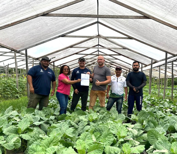 Produtor rural de Parintins recebe Contrato de Concessão de Uso (CCU) e amplia oportunidades no campo