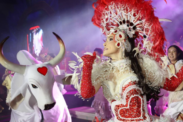 Ensaio dos Bumbás marca início do Curral do Boi Garantido e agita torcedores para o Festival de Parintins 2026