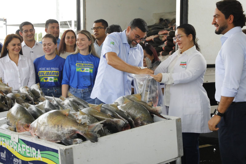 Governador Wilson Lima inicia entrega de 470 toneladas de peixe e reforça segurança alimentar na Semana Santa
