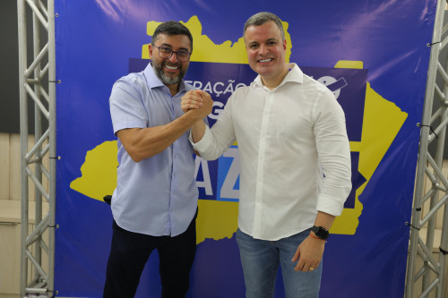 Em evento de filiação, Wilson Lima anuncia delegado Rodrigo Sá como pré-candidato ao Senado