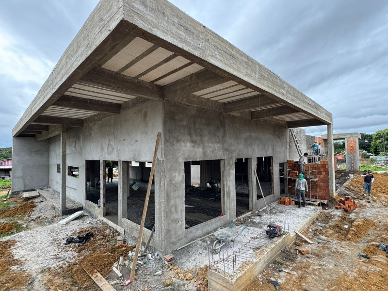 Prefeitura de Parintins intensifica obra da UBS do Mocambo com mais de 70% de execução