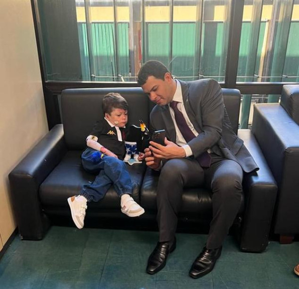 Saullo Vianna garante aprovação em caráter de urgência para projeto que assegura pensão a pessoas com doença rara